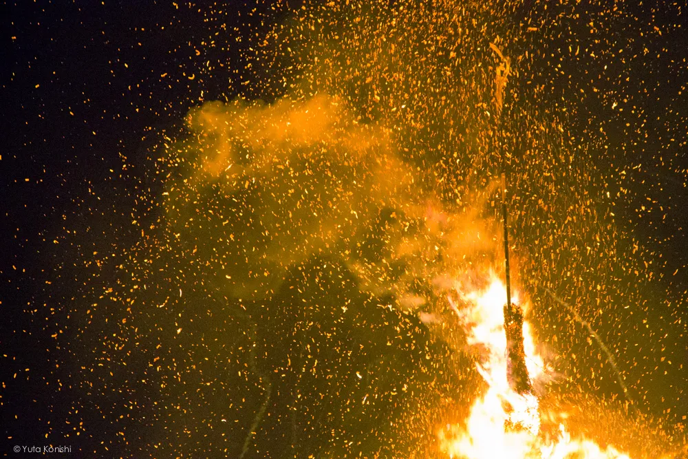 もゆるたいまつ - 石川県能登島向田(こうだ)の火祭