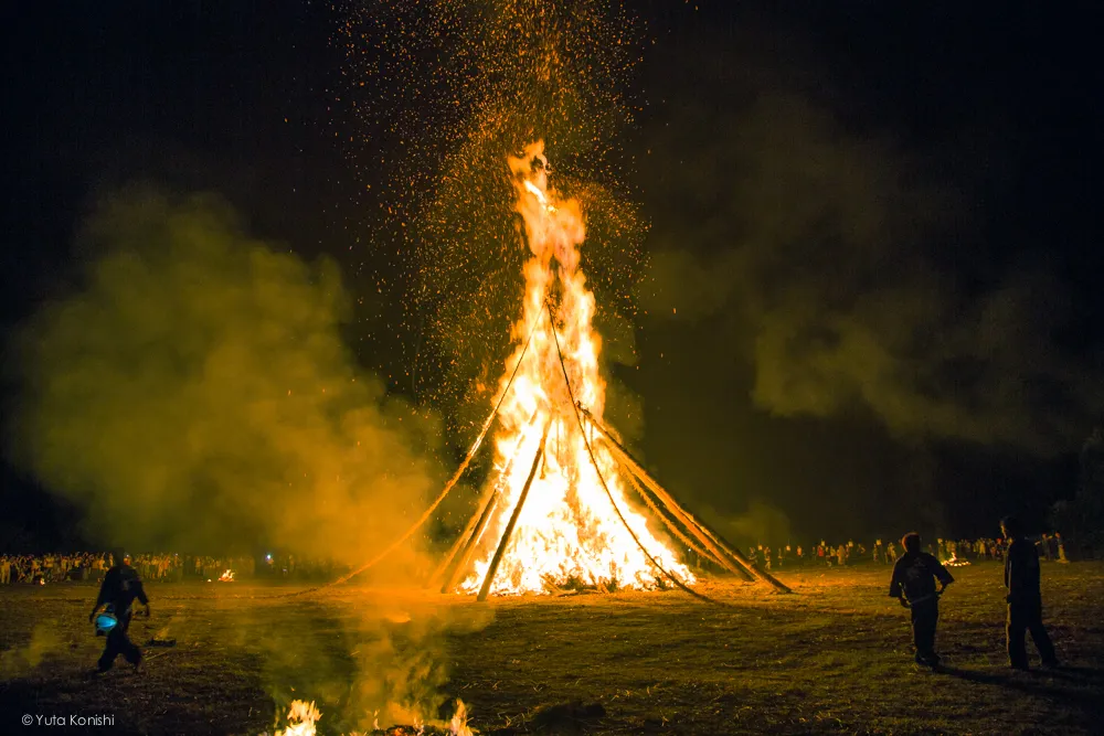 もゆるたいまつ - 石川県能登島向田(こうだ)の火祭