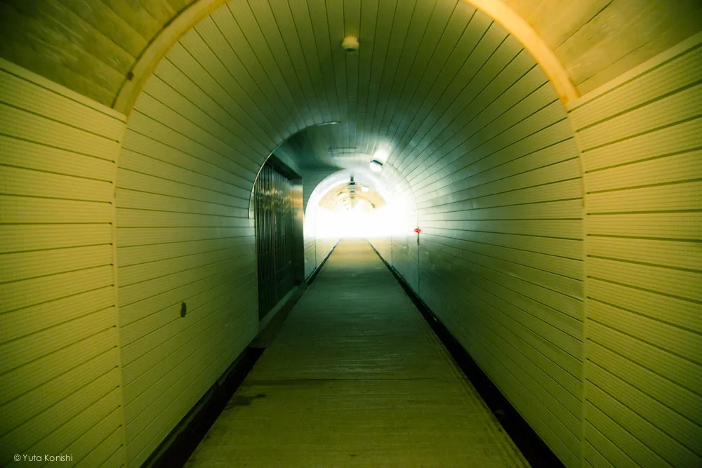 五箇山の集落へはトンネルをくぐります