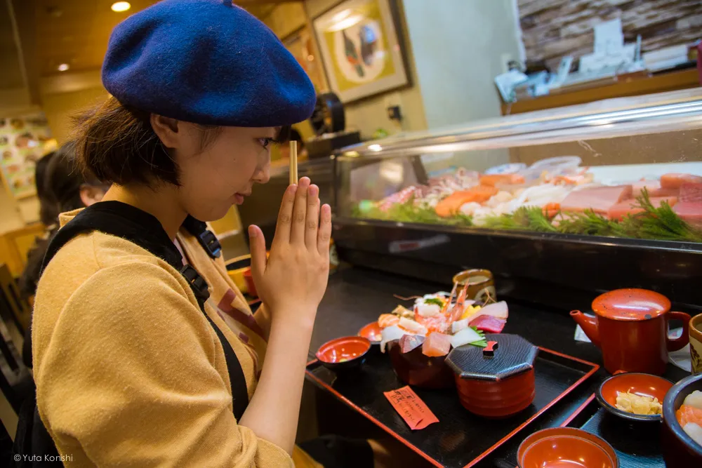 金沢観光の決定版「まちのり」で金沢を一日で制覇する完全マニュアル!金沢駅まちのり 近江町市場 海鮮物 井乃弥 ゆりりん