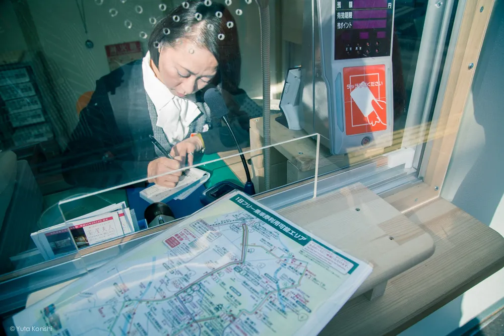 周遊バス発券 金沢周遊バスで周る金沢観光マニュアル！金沢観光アイドル「ゆりりん」とバスで金沢を紹介します！