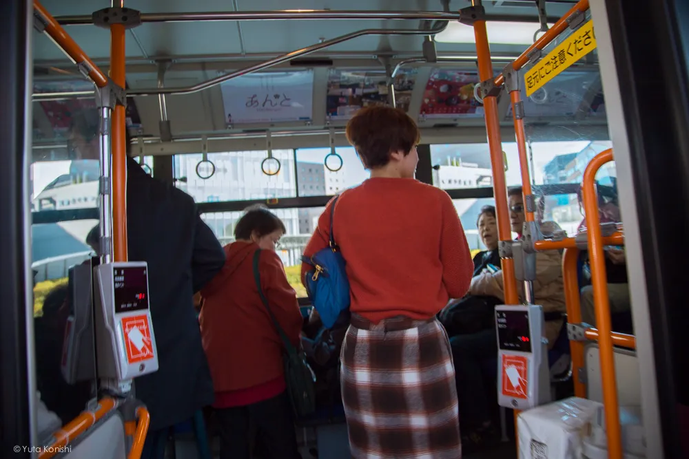 バス乗車ゆりりん 金沢周遊バスで周る金沢観光マニュアル！金沢観光アイドル「ゆりりん」とバスで金沢を紹介します！