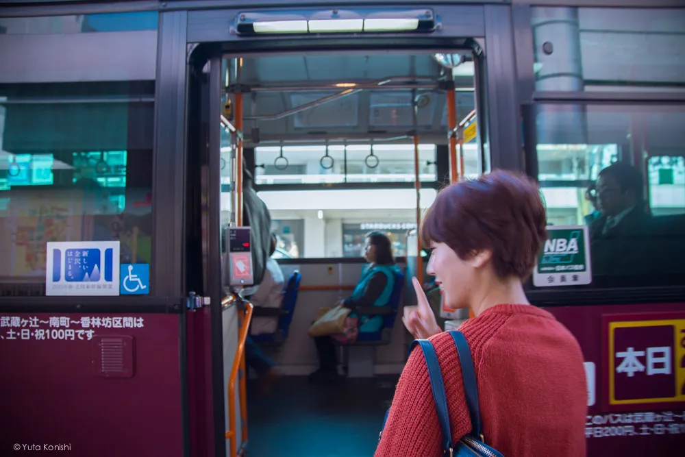 近江町市場バス停より乗車ゆりりん 金沢周遊バスで周る金沢観光マニュアル！金沢観光アイドル「ゆりりん」とバスで金沢を紹介します！