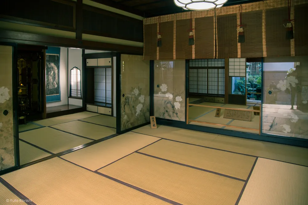 野村家 金沢周遊バスで周る金沢観光マニュアル！金沢観光アイドル「ゆりりん」とバスで金沢を紹介します！