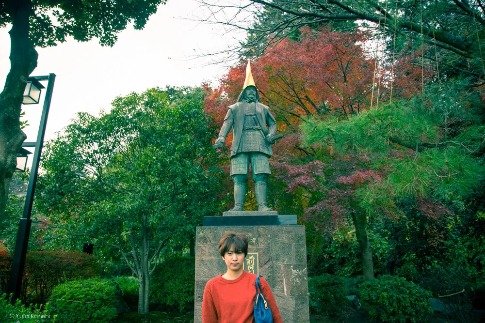 前田利家像ゆりりん 金沢周遊バスで周る金沢観光マニュアル！金沢の観光アイドル「ゆりりん」とバスで金沢を紹介します！