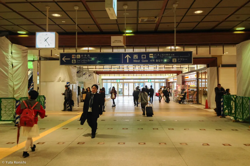 一週間前の金沢駅 えっ?全然うかれてないですよ?北陸新幹線開業前日2015年3月13日の金沢駅の様子でご確認ください。