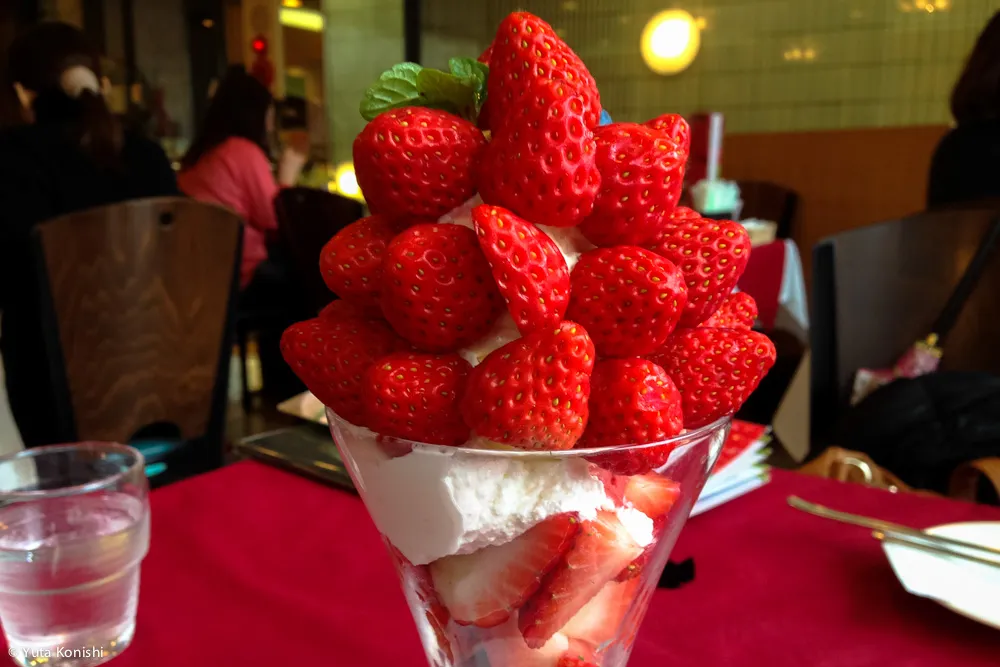 金沢最強パフェ「むらはた」の苺パフェ!異論なし!これを食べたことのない金沢人は一生後悔する!!