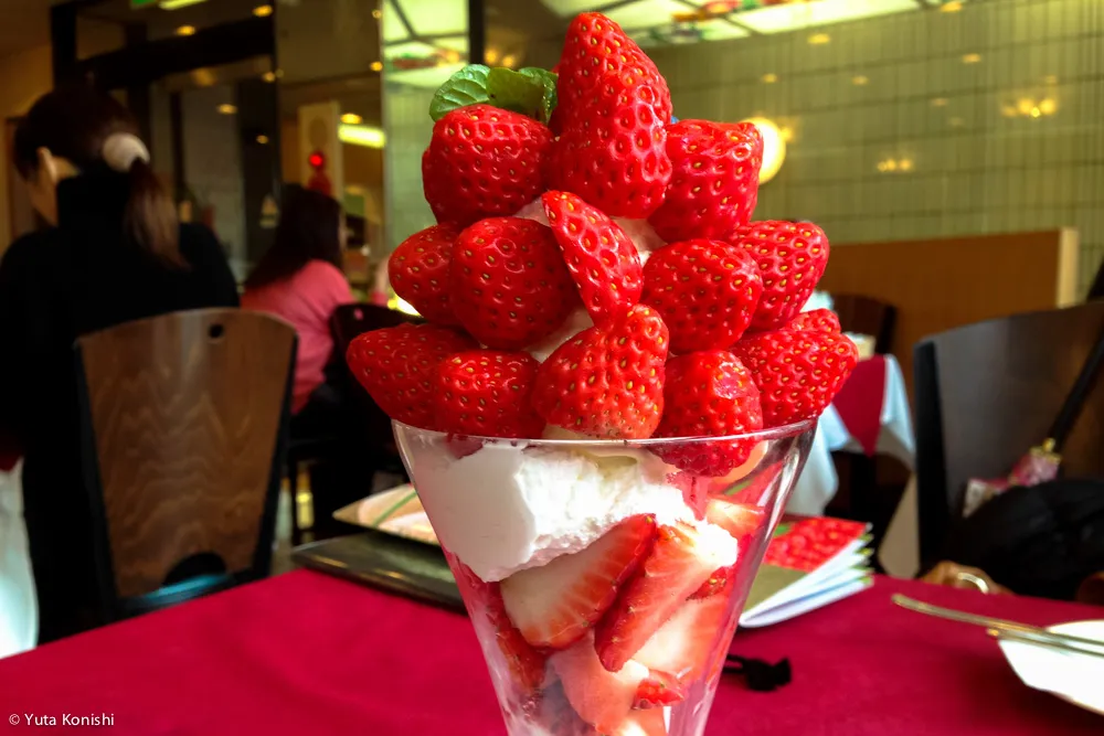 金沢最強パフェ「むらはた」の苺パフェ!異論なし!これを食べたことのない金沢人は一生後悔する!!