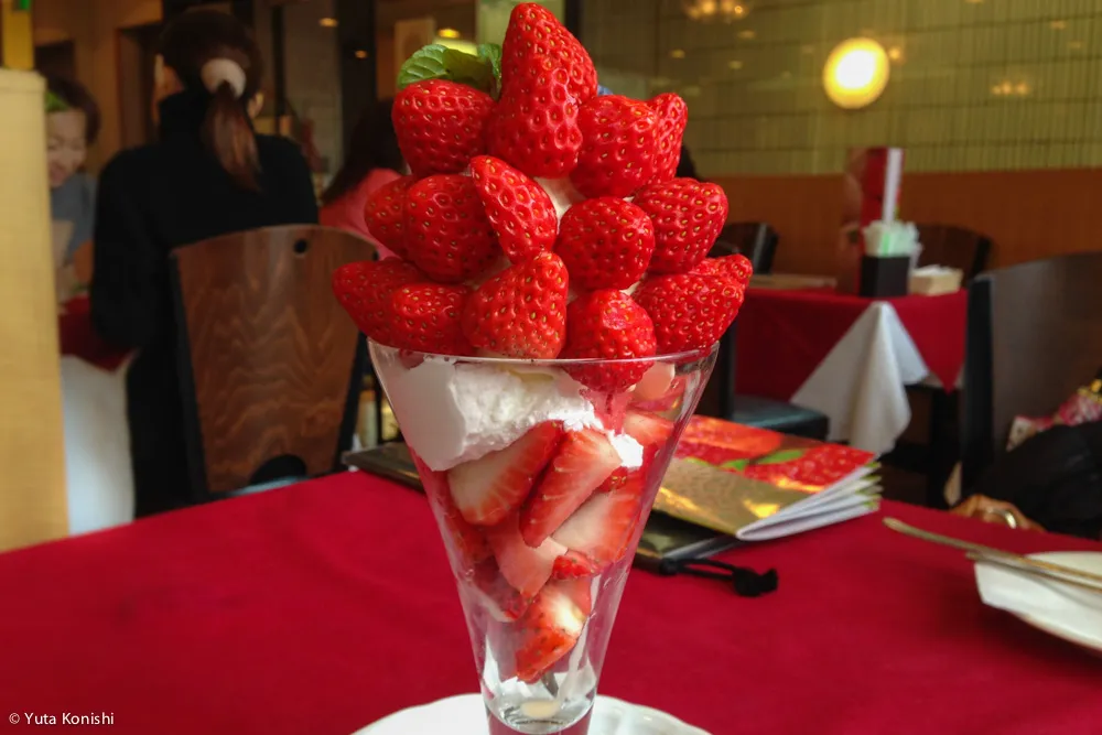 金沢最強パフェ「むらはた」の苺パフェ！異論なし！これを食べたことのない金沢人は一生後悔する！！