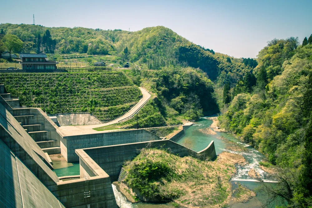 金沢の犀果ての地を目指して行けるところまで行ってみた！そこには進めど進めど人がいて倒木でストップだった2015年