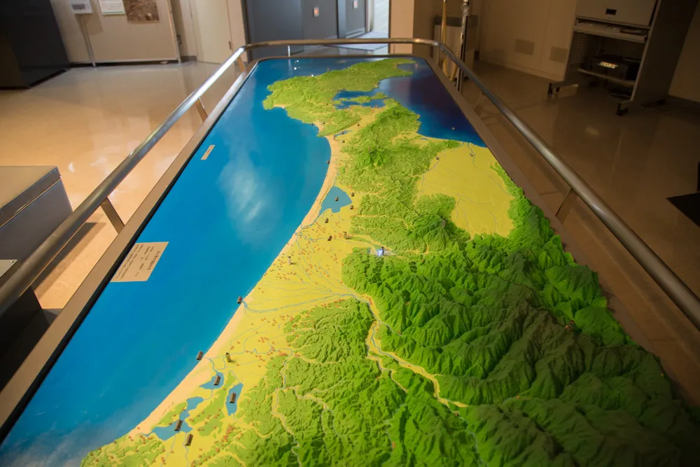 金沢の犀果ての地を目指して行けるところまで行ってみた！そこには進めど進めど人がいて倒木でストップだった2015年