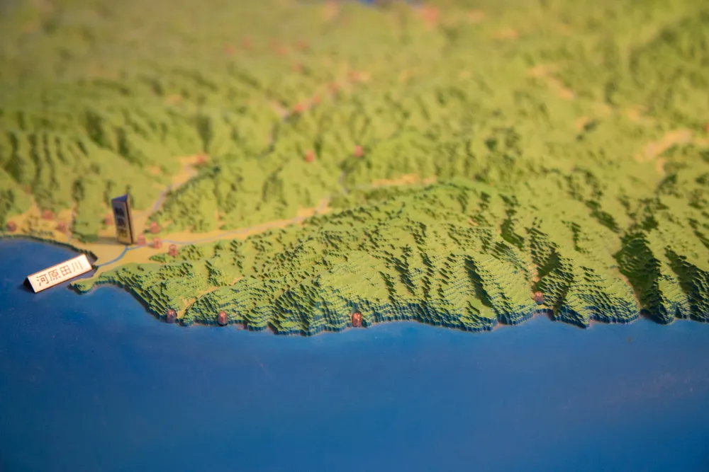 金沢の犀果ての地を目指して行けるところまで行ってみた！そこには進めど進めど人がいて倒木でストップだった2015年