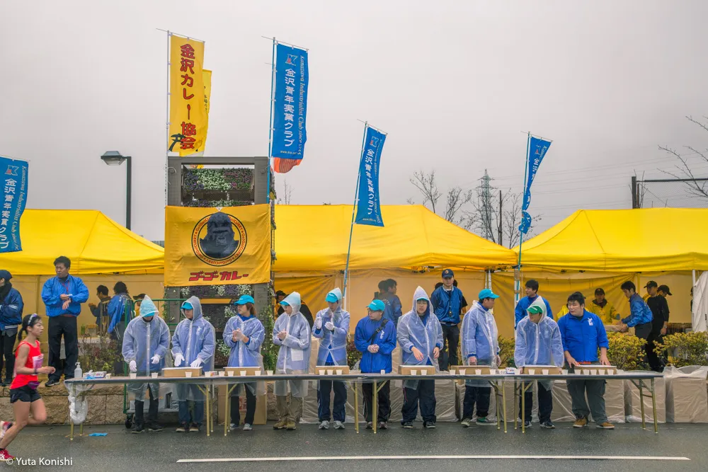 金沢マラソン「食べまっしステーション」口パッサパサ和菓子とカレーは飲み物です?!素晴らしいマラソンでした!