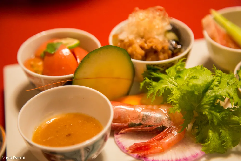 ものすごい勢いで！カニ・牡蠣・ブリ 北陸の味覚を一日ですべてを本場で食味わう究極のグルメツアー！！東京から日帰りでもできる北陸美食ツアー！！