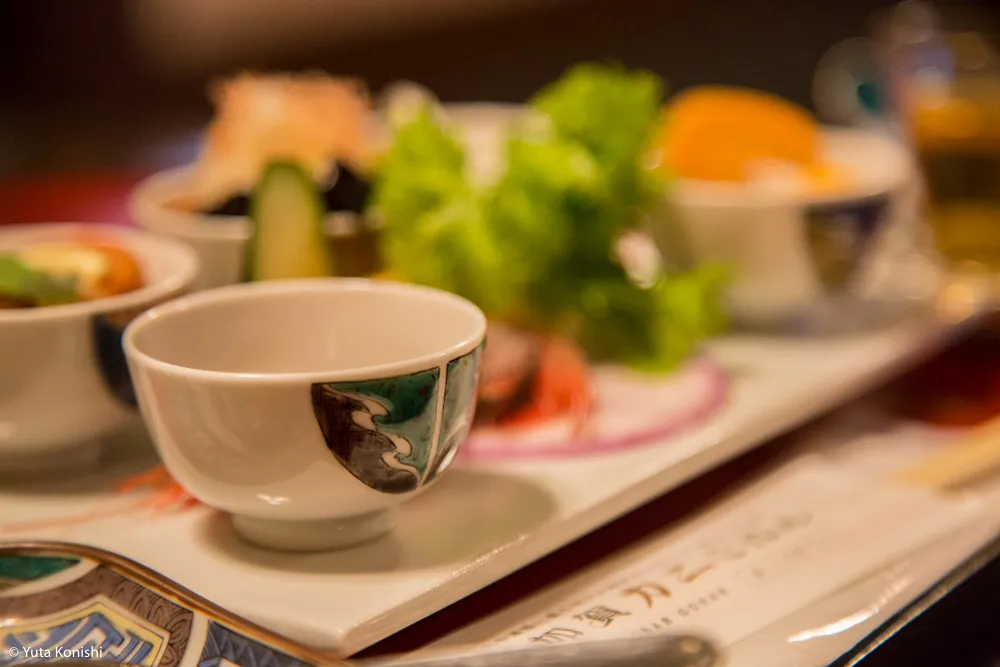 ものすごい勢いで！カニ・牡蠣・ブリ 北陸の味覚を一日ですべてを本場で食味わう究極のグルメツアー！！東京から日帰りでもできる北陸美食ツアー！！