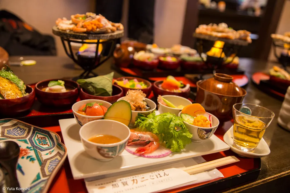 ものすごい勢いで！カニ・牡蠣・ブリ 北陸の味覚を一日ですべてを本場で食味わう究極のグルメツアー！！東京から日帰りでもできる北陸美食ツアー！！