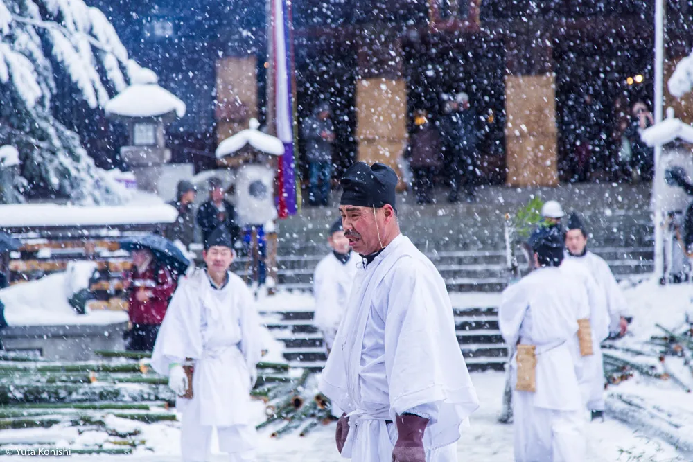 金沢市民ぜんぜん知らない!加賀市大聖寺の竹割り祭り!まじで出血するくらいの迫力の祭り!毎年必ず2月10日開催!