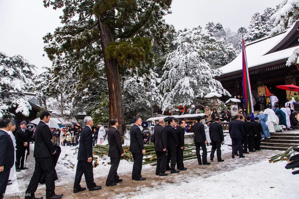 金沢市民ぜんぜん知らない!加賀市大聖寺の竹割り祭り!まじで出血するくらいの迫力の祭り!毎年必ず2月10日開催!