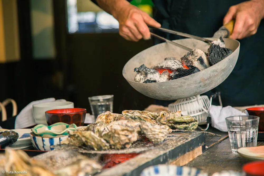 能登最強の牡蠣の店「牡蠣処 海」これ以上混んでは困るが紹介したい!船からテーブルまでほぼ直通の牡蠣はうまいに決まっている。