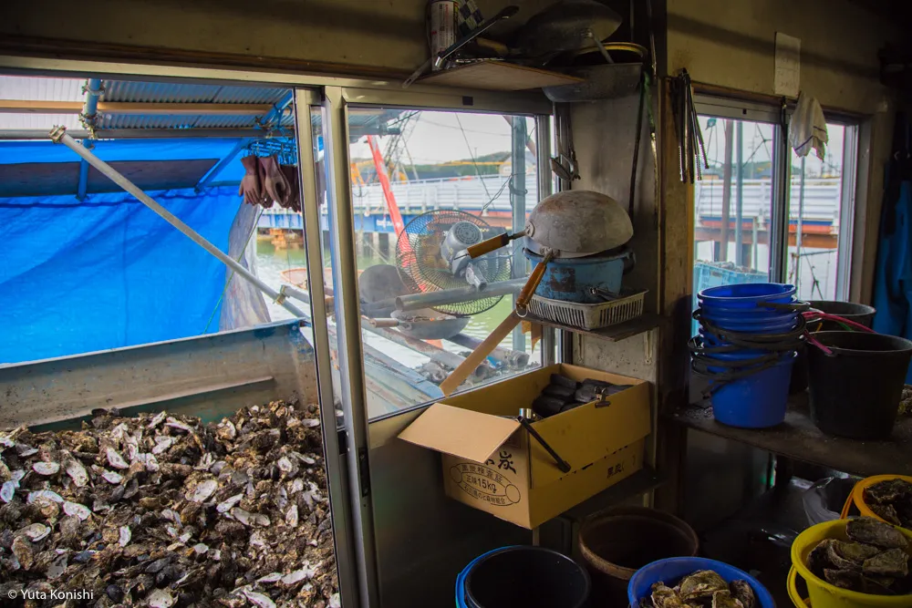 能登最強の牡蠣の店「牡蠣処 海」これ以上混んでは困るが紹介したい!船からテーブルまでほぼ直通の牡蠣はうまいに決まっている。