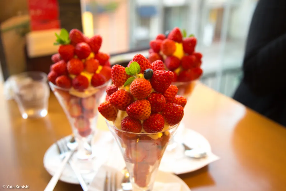 【熱狂】むらはたのいちごパフェ狂。金沢に来てこれ食べないって"まじで"正気なの？