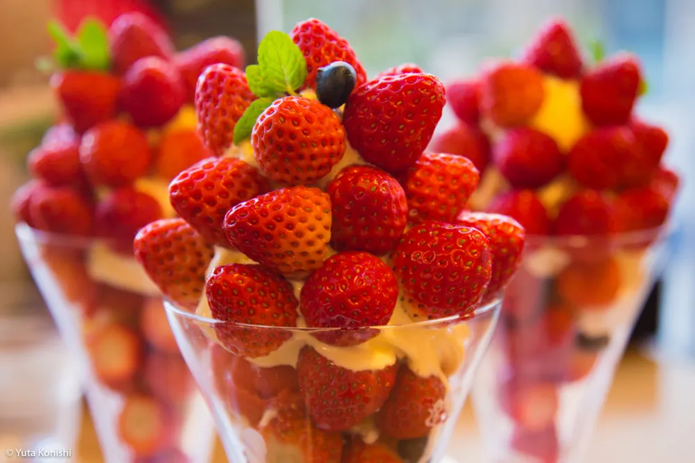 【熱狂】むらはたのいちごパフェ。金沢に来てこれ食べないってまじで正気なの?パフェのための北陸新幹線と言っても過言ではない。