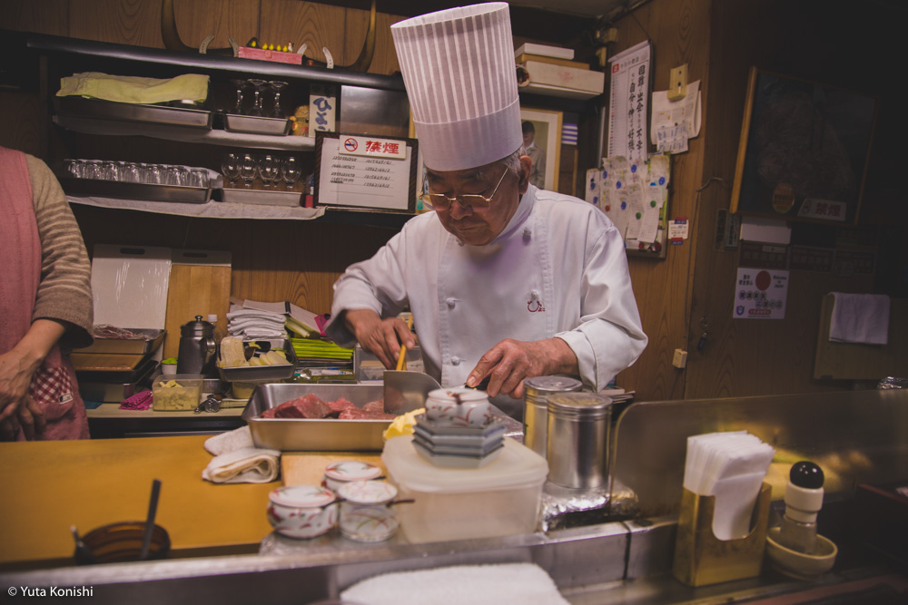 金沢の伝説のステーキ屋「ひよこ」あなたのステーキ感覚が30分で完全に一新する！ステーキためだけに1万円握って金沢へ来い。