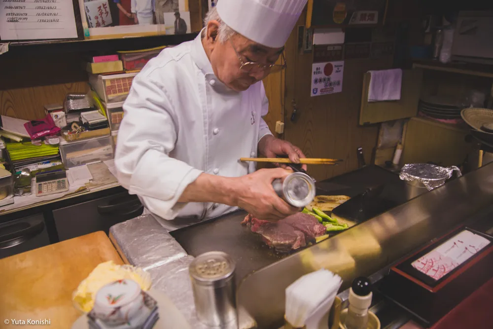 金沢の伝説のステーキ屋「ひよこ」あなたのステーキ感覚が30分で完全に一新する！ステーキためだけに1万円握って金沢へ来い。