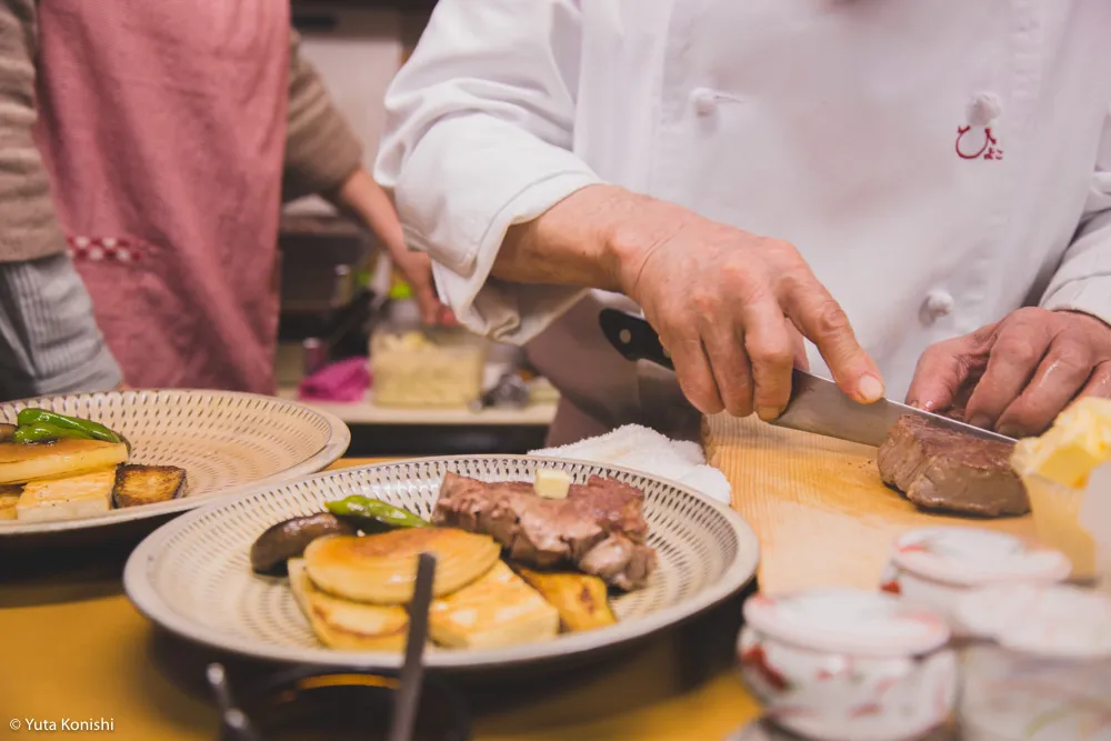 金沢の伝説のステーキ屋「ひよこ」あなたのステーキ感覚が30分で完全に一新する！ステーキためだけに1万円握って金沢へ来い。